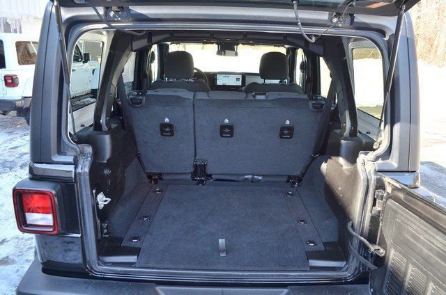 Used 2024 Jeep Wrangler Sport S image 37