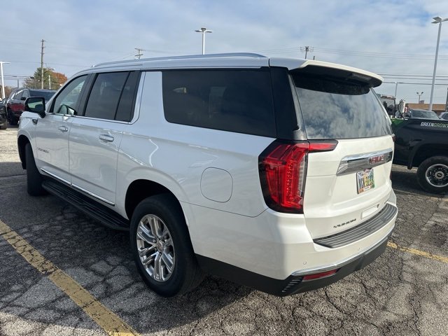 Used 2021 GMC Yukon XL SLT w/ SLT Premium Package image 3