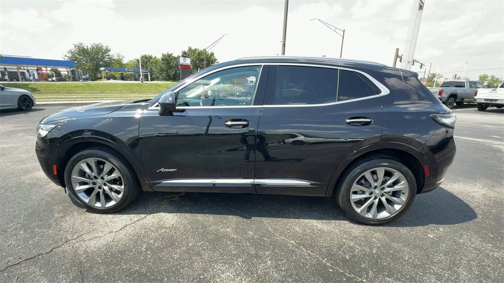Used 2022 Buick Envision Avenir w/ Technology Package II image 5