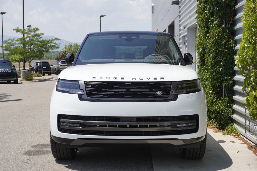 New 2026 Land Rover Range Rover Long Wheelbase SE AWD/4WD image 5