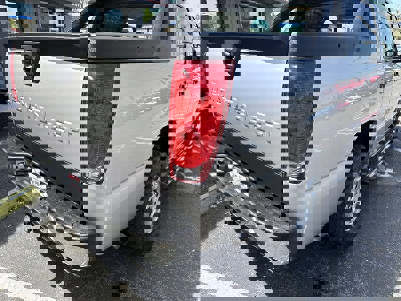 Used 2004 Chevrolet Avalanche 2WD image 8