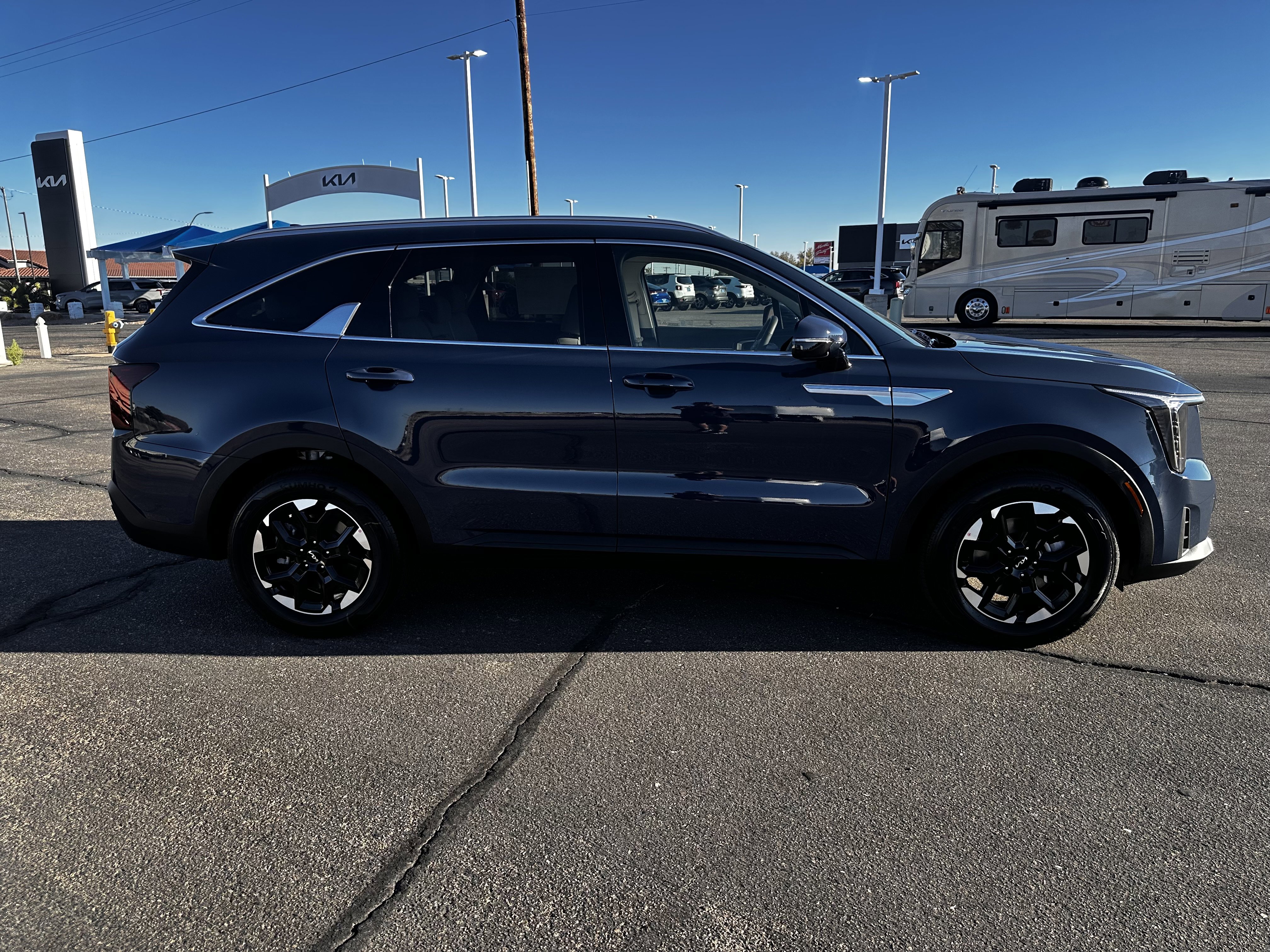 New 2026 Kia Sorento S image 3