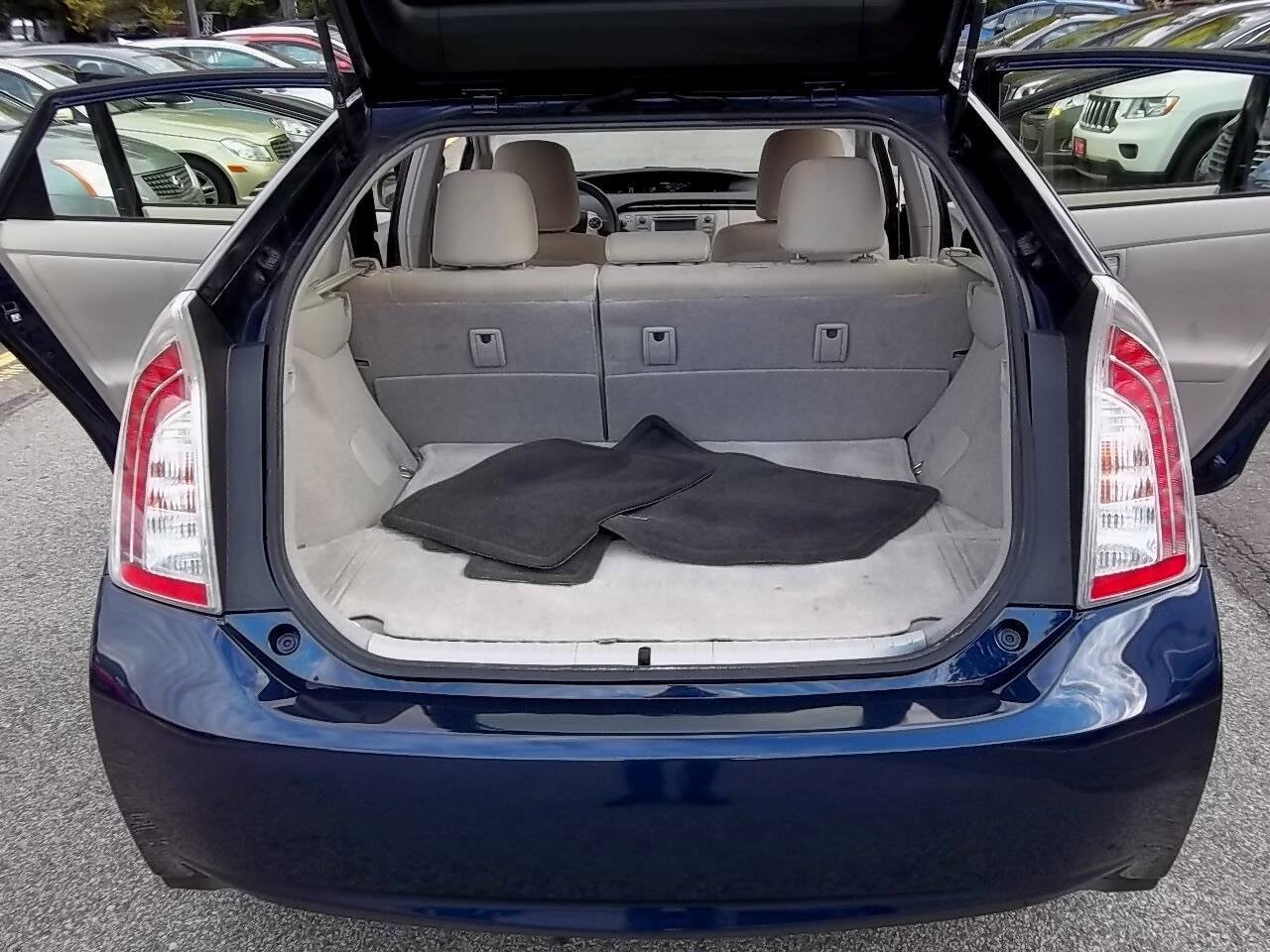 Used 2014 Toyota Prius Three FWD image 24