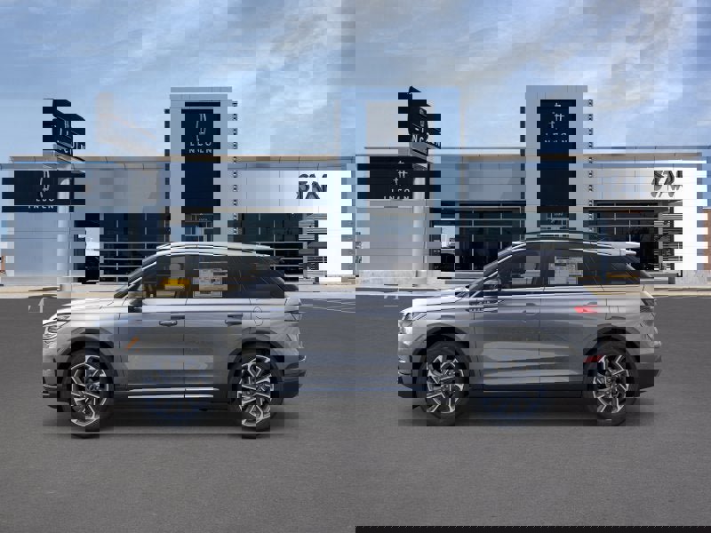 New 2026 Lincoln Corsair Premiere image 3