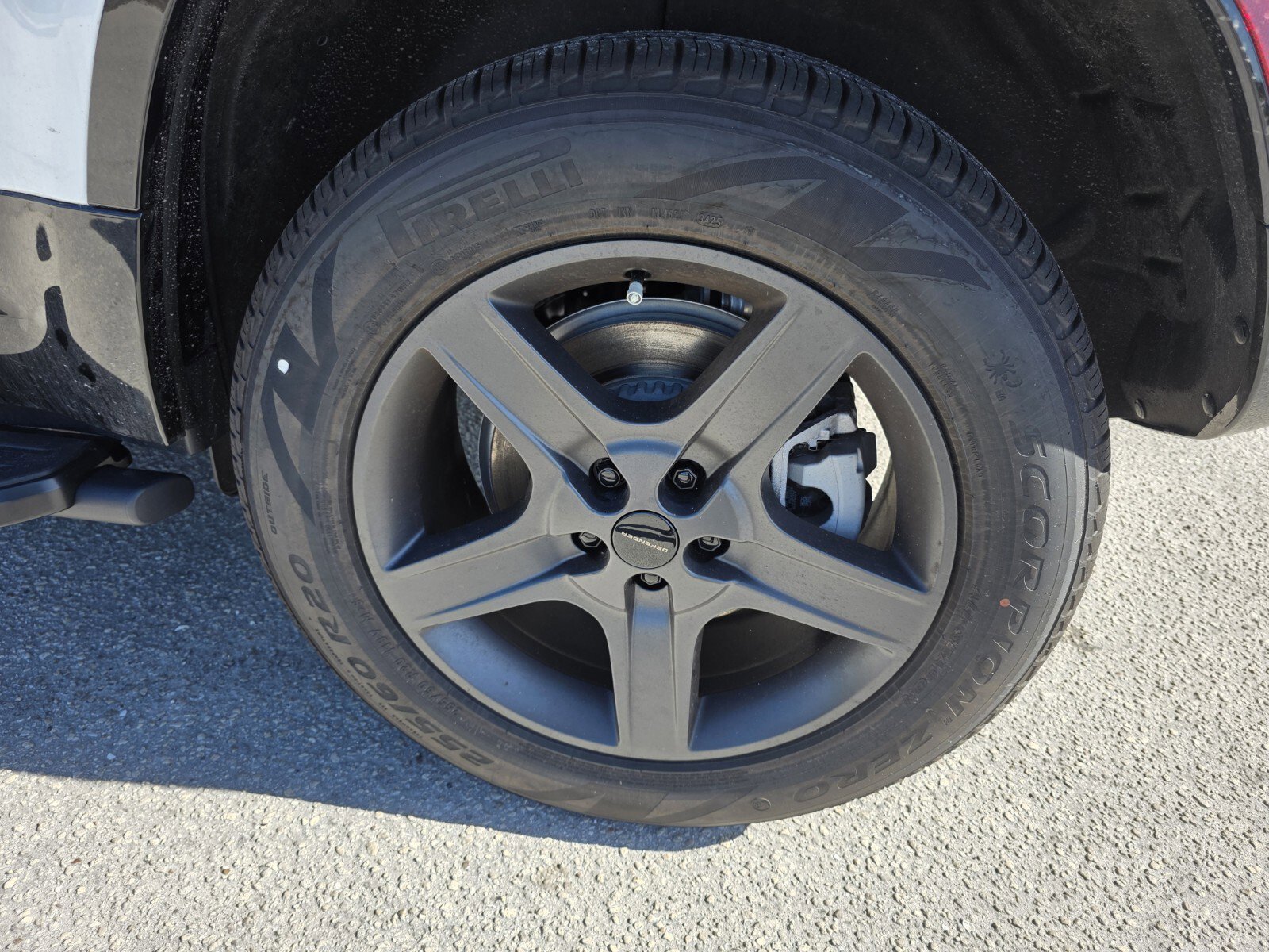 New 2026 Land Rover Defender 110 X-Dynamic SE image 9