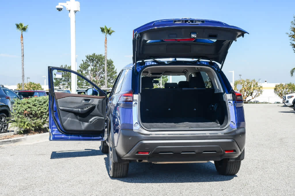 Used 2021 Nissan Rogue SV FWD image 25