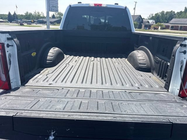 Used 2023 Ford F250 Platinum AWD/4WD image 5