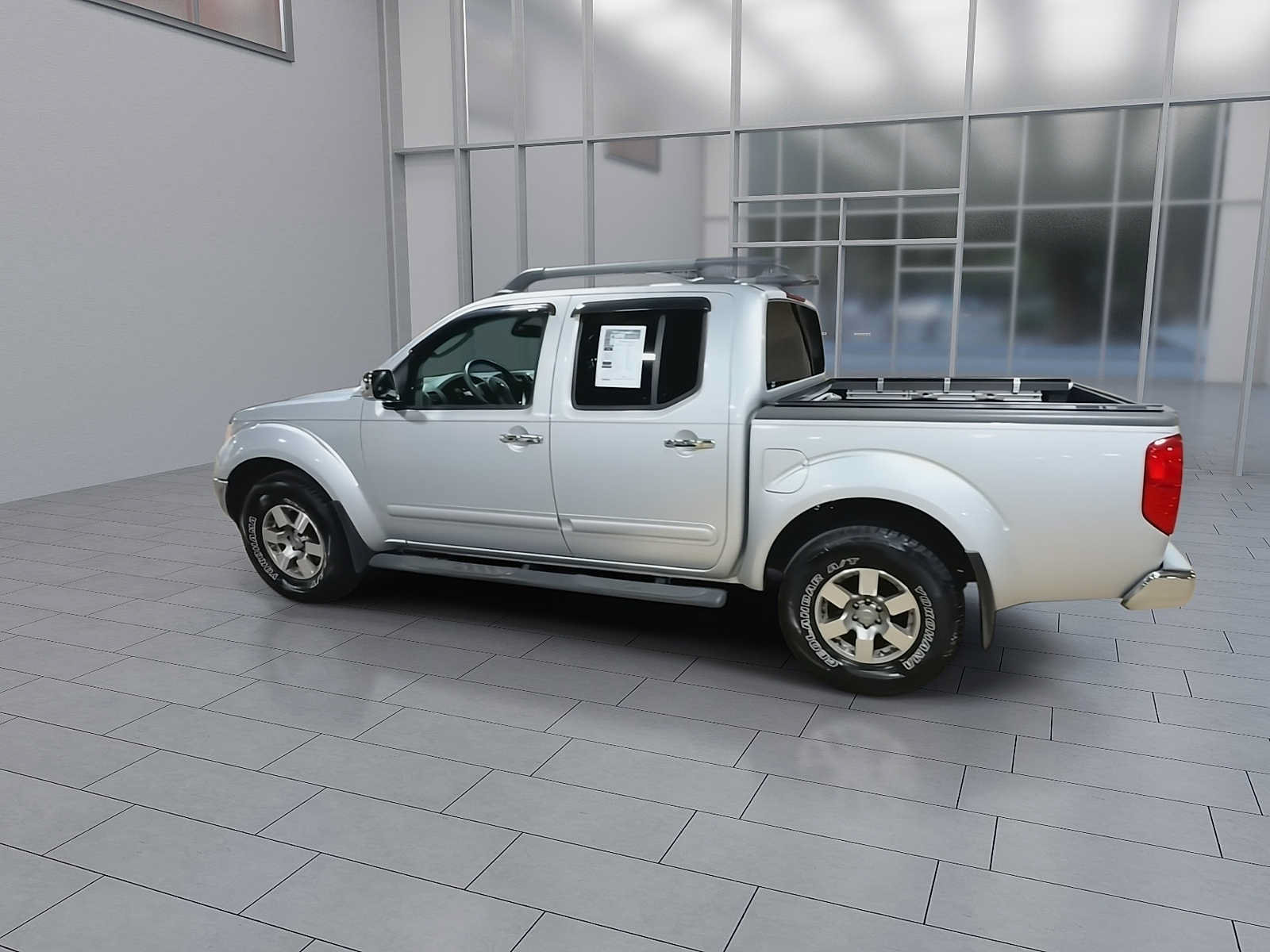Used 2010 Nissan Frontier LE w/ LE Value Truck Pkg AWD/4WD image 6
