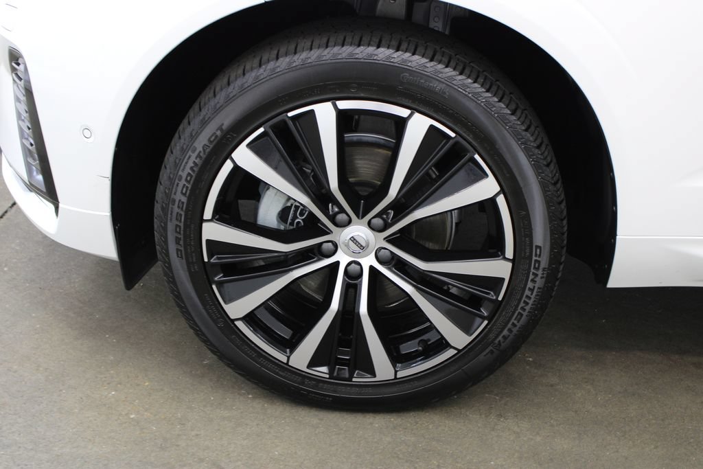 Used 2024 Volvo XC60 B5 Plus w/ Protection Package Premier AWD/4WD image 31