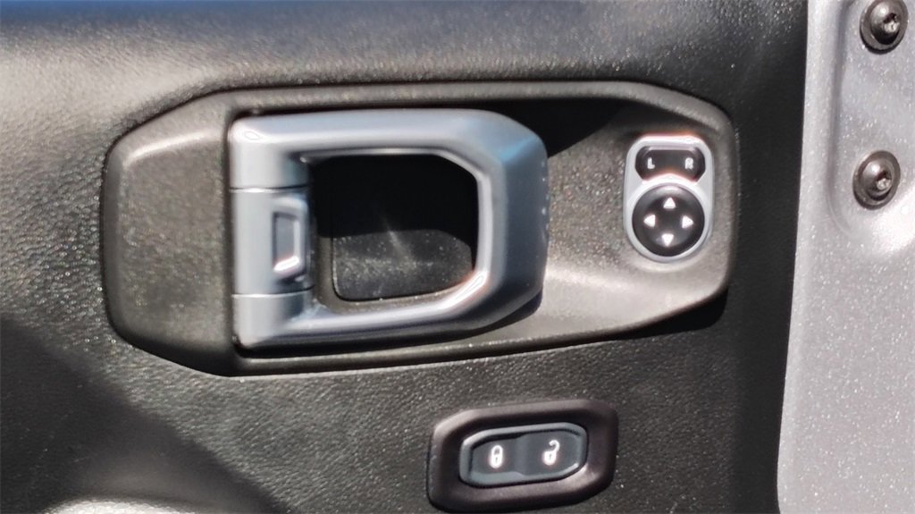 Used 2018 Jeep Wrangler Unlimited Sport S image 9