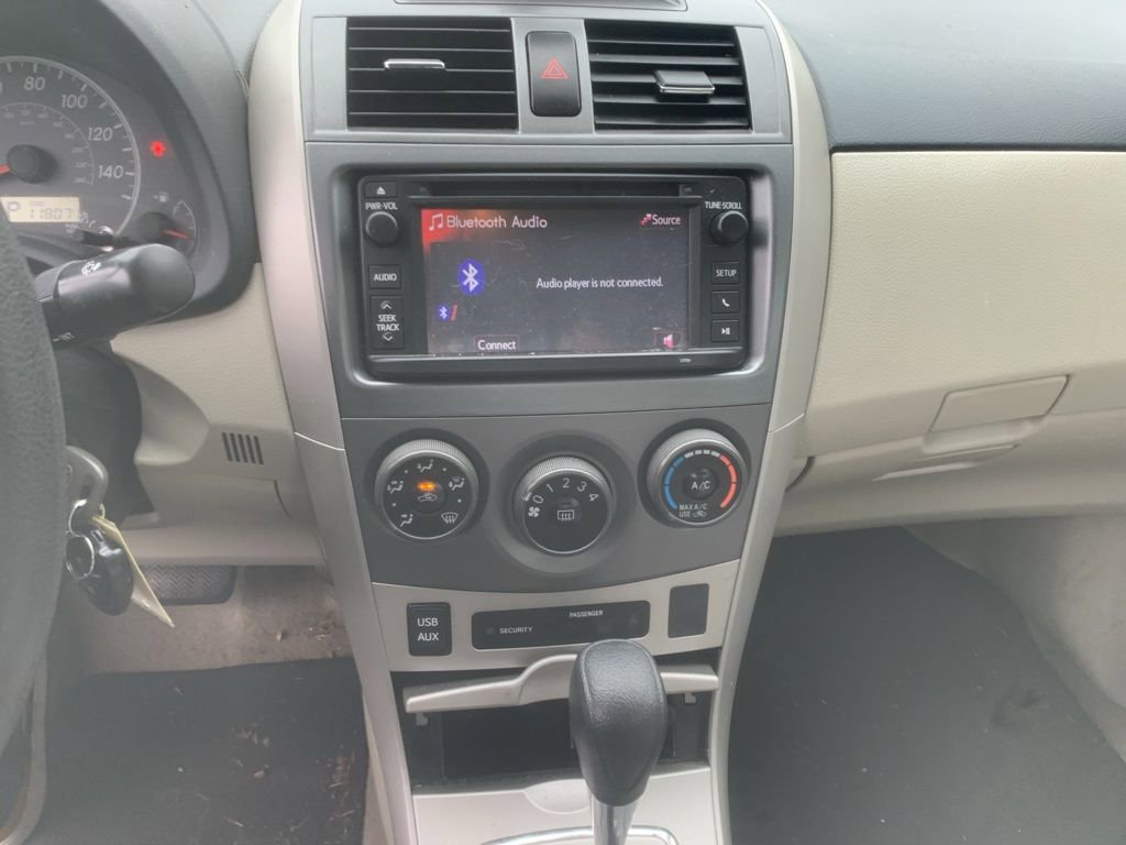 Used 2013 Toyota Corolla LE FWD image 13