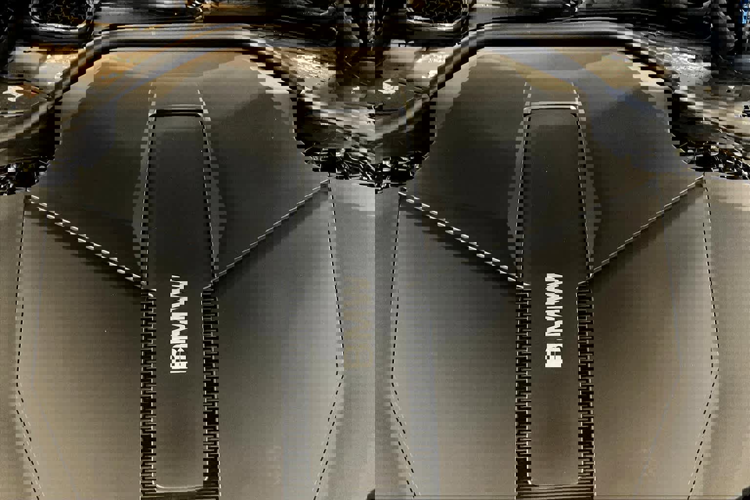 Used 2025 BMW i7 eDrive50 image 17