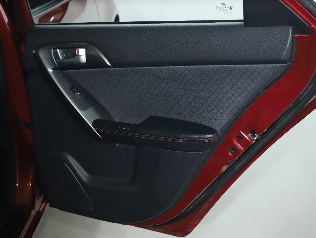 Used 2010 Kia Forte SX image 32