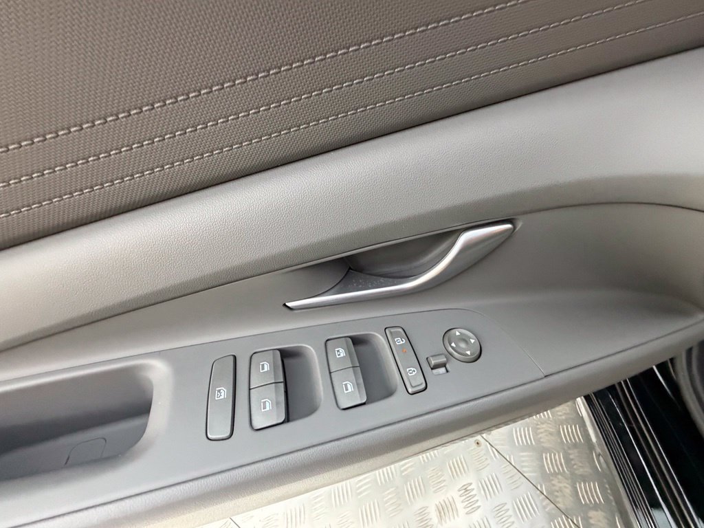 Certified 2024 Hyundai Elantra SEL FWD image 38