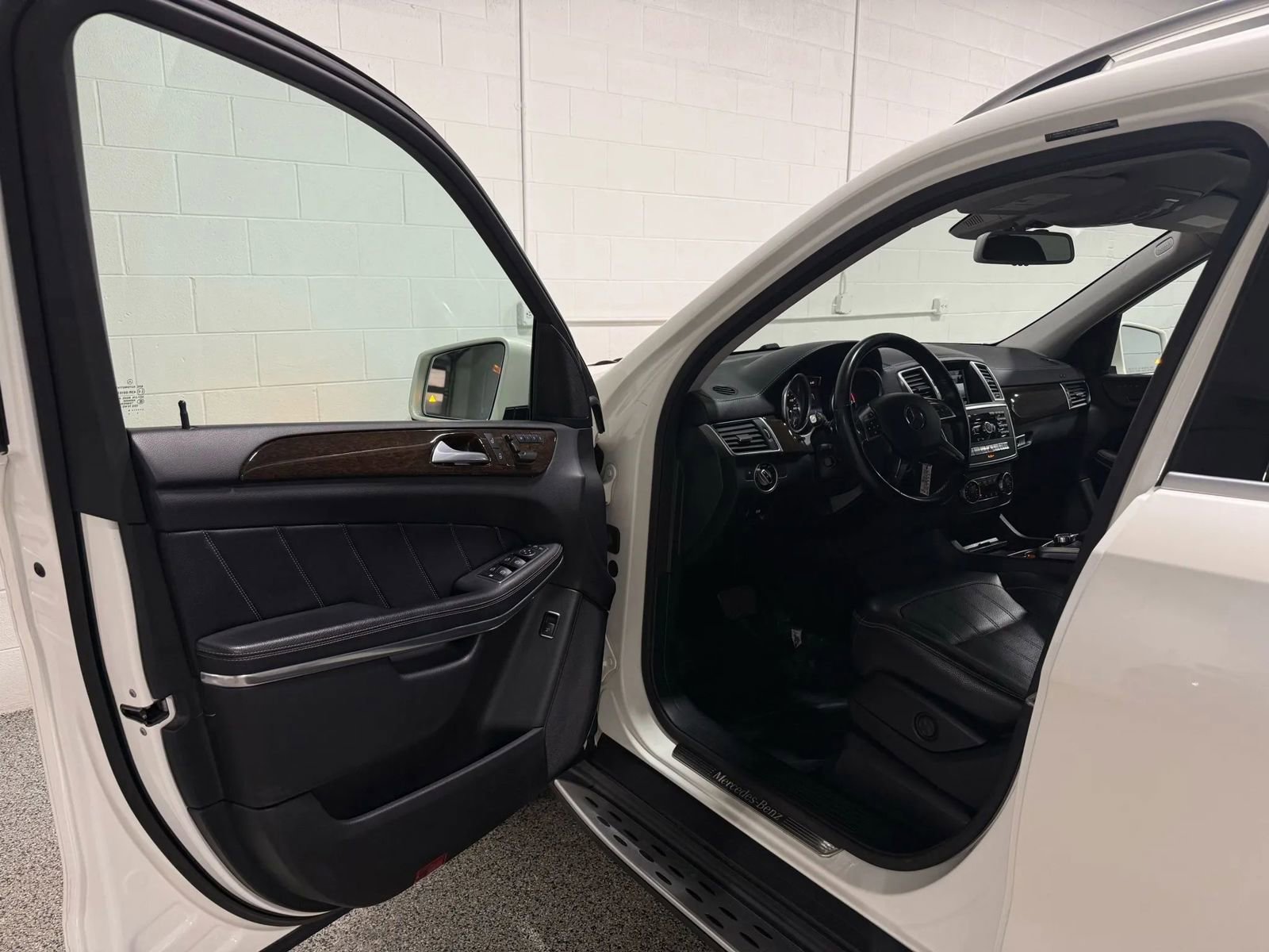 Used 2014 Mercedes-Benz GL 450 4MATIC image 9