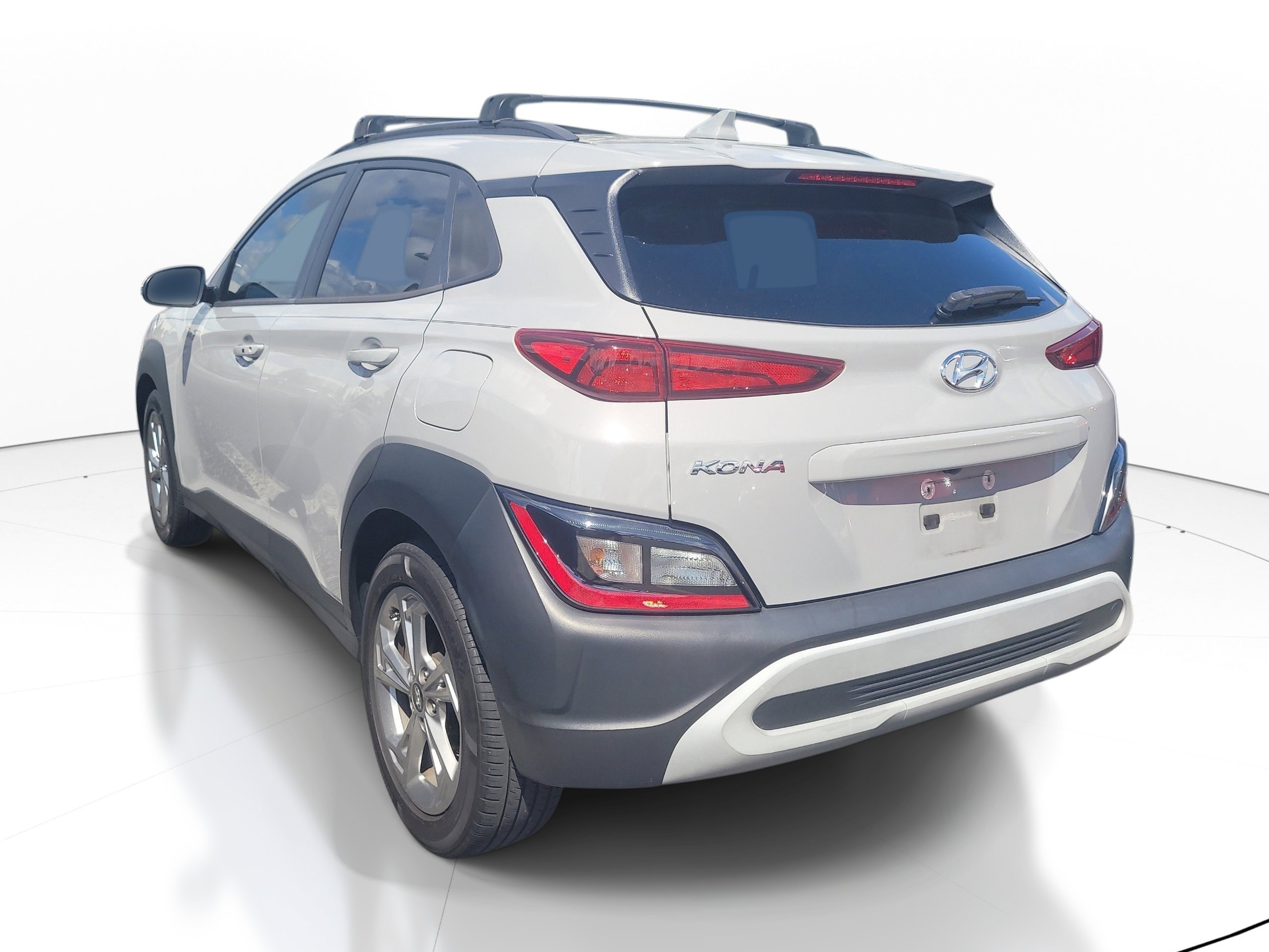 Used 2023 Hyundai Kona SEL FWD image 5