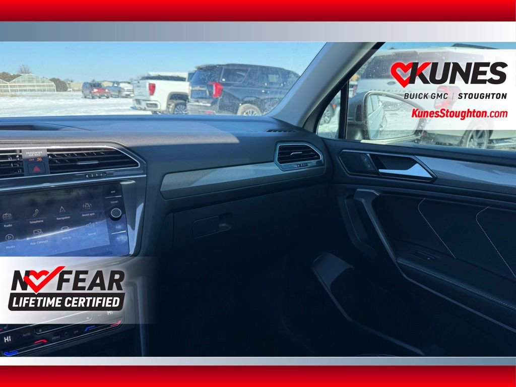 Used 2023 Volkswagen Tiguan SE image 46