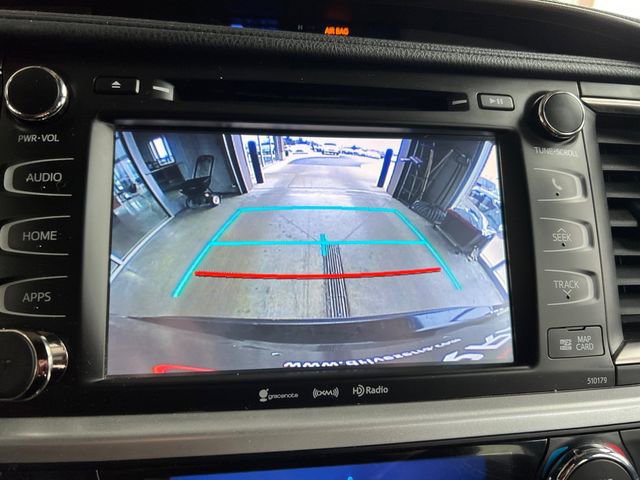 Used 2017 Toyota Highlander XLE w/ Carpet Mat Package image 24