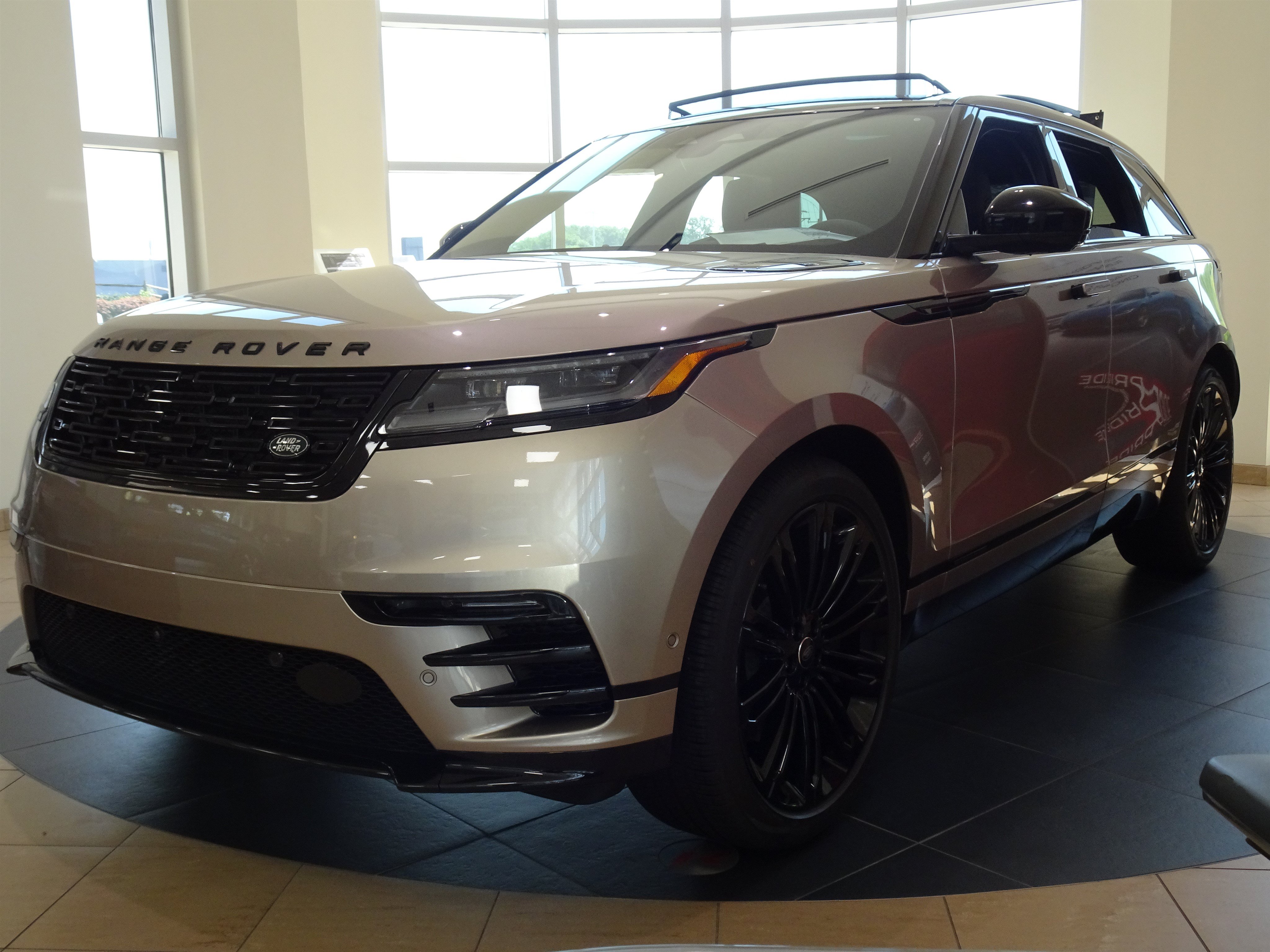 New 2026 Land Rover Range Rover Velar Belgravia AWD/4WD image 1