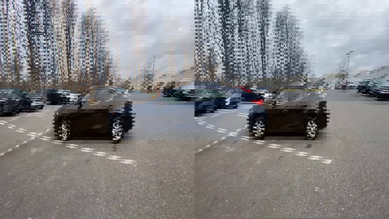 Used 2016 MAZDA MAZDA3 i Sport w/ Preferred Equipment Package image 11