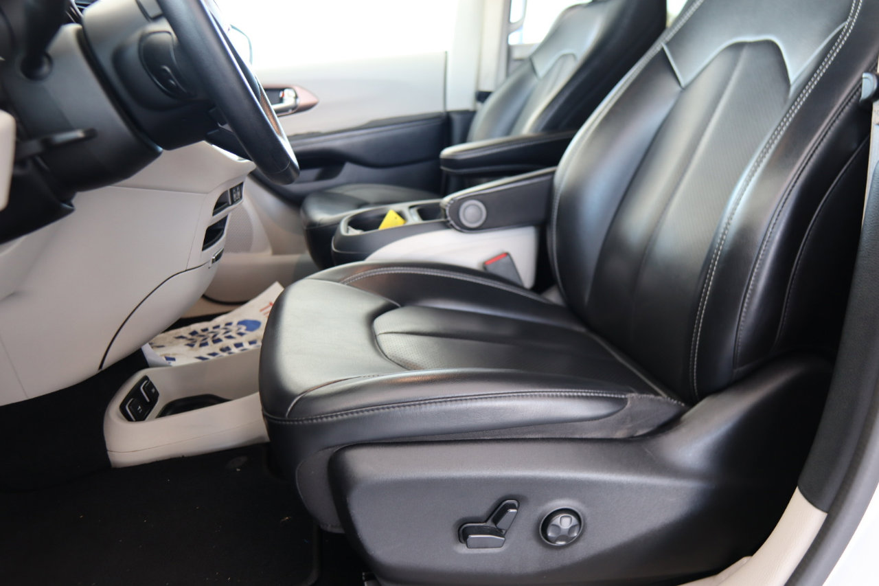 Used 2021 Chrysler Voyager Lxi image 18