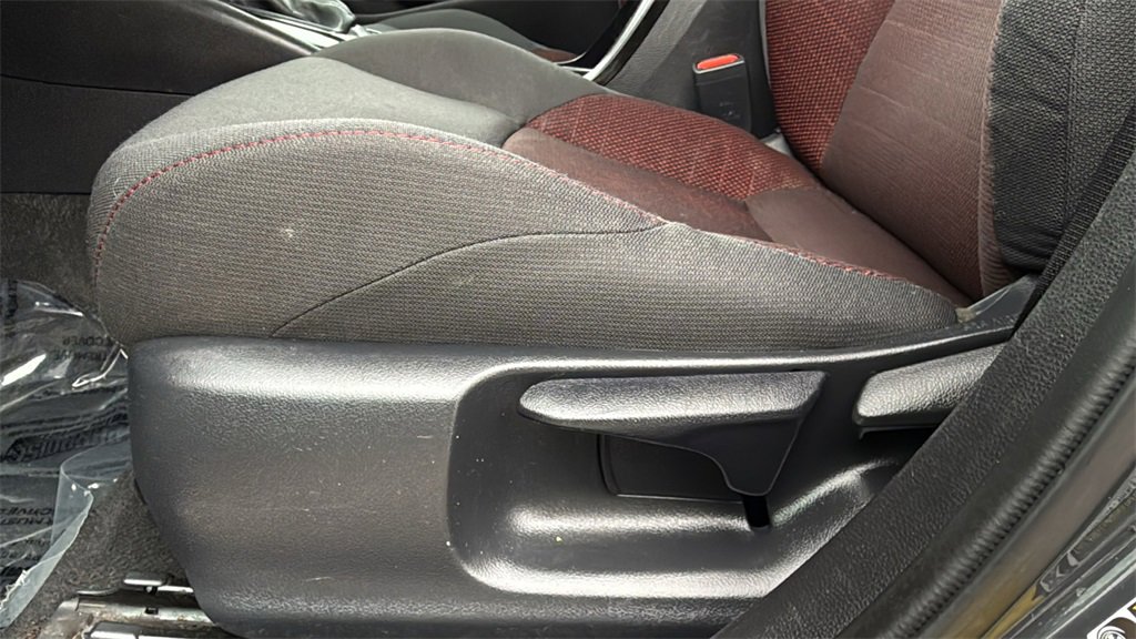 Used 2025 Toyota Corolla SE image 15