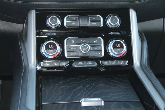 Used 2022 GMC Yukon XL Denali w/ Denali Premium Package AWD/4WD image 21