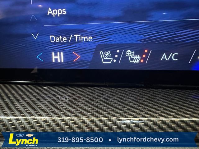 Used 2024 Chevrolet Traverse RS image 15