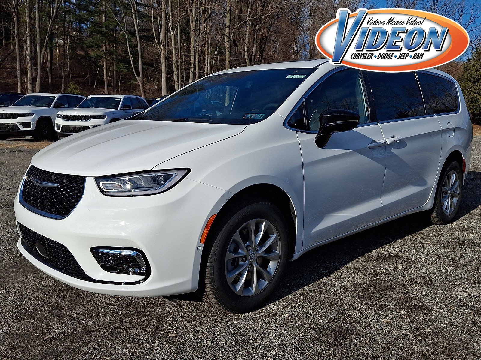 New 2026 Chrysler Pacifica Limited image 1