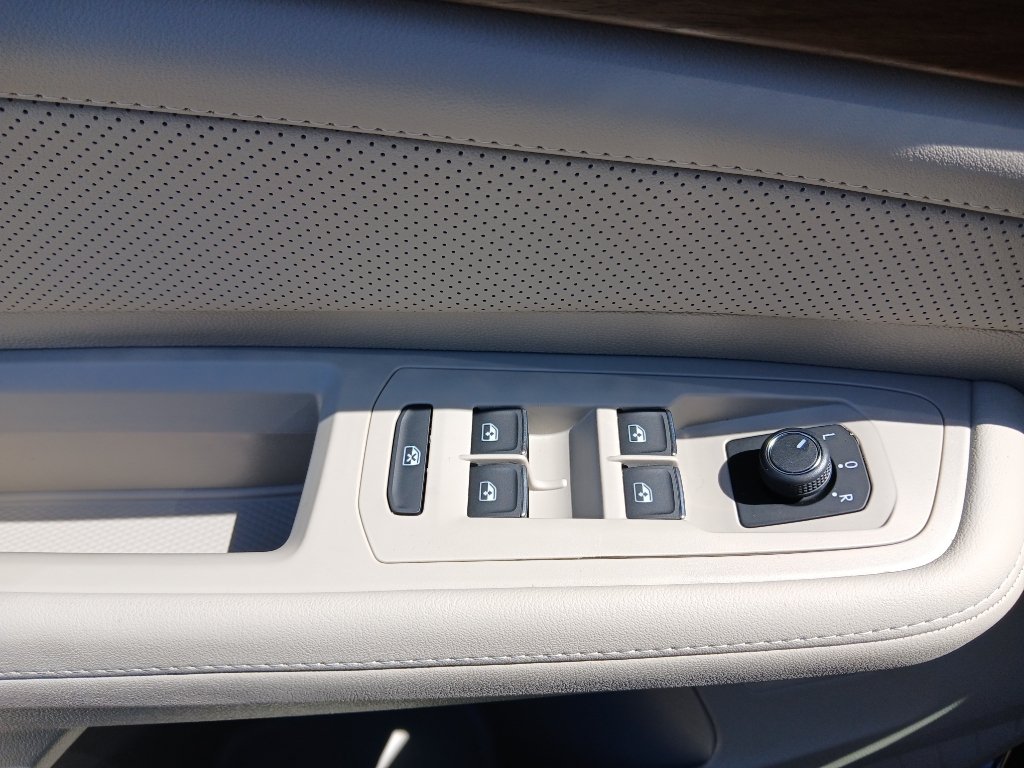 New 2026 Volkswagen Atlas SE FWD image 10