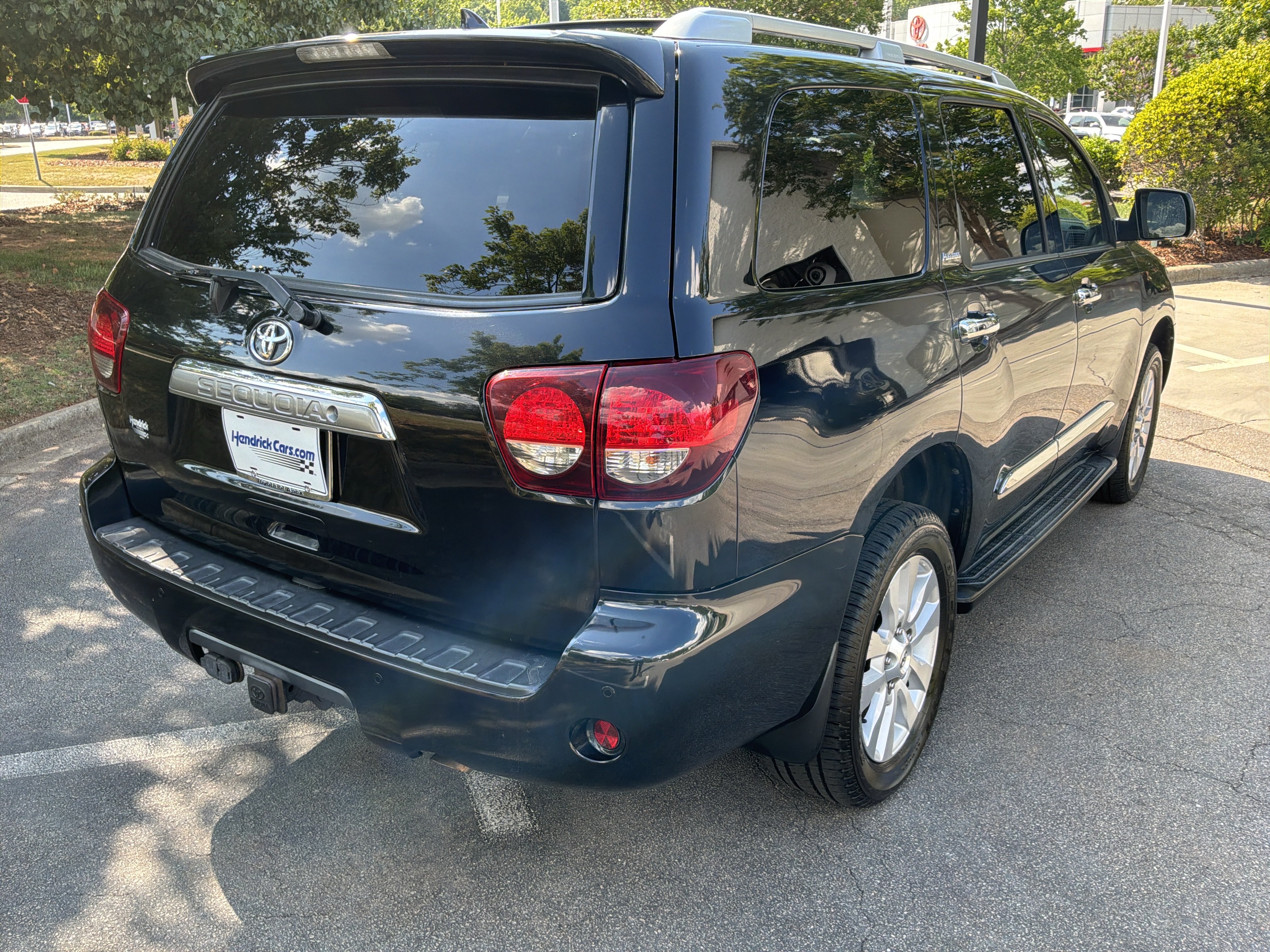 Used 2018 Toyota Sequoia Platinum AWD/4WD image 10