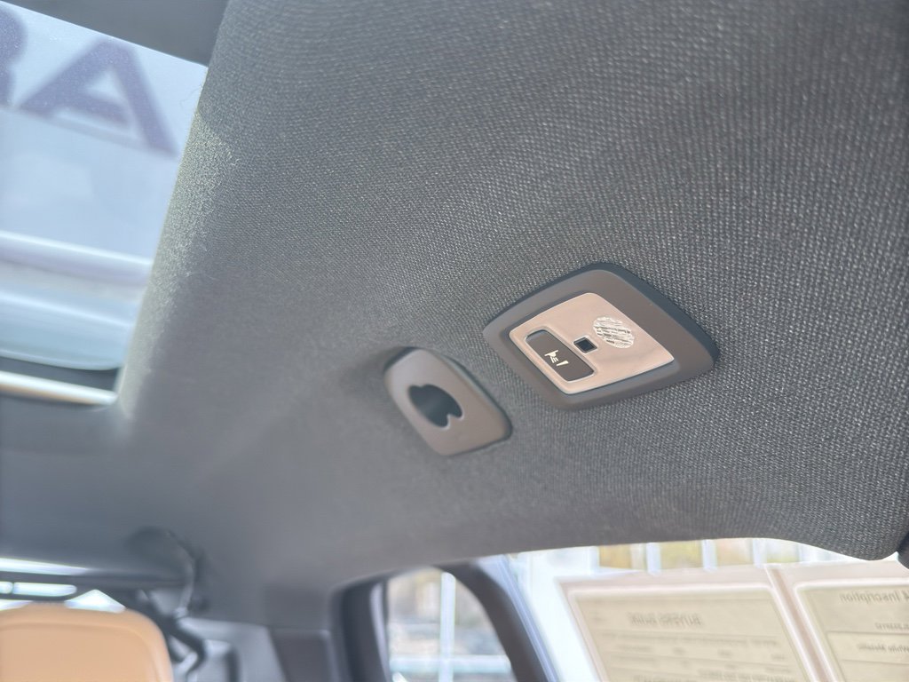 Used 2020 Volvo XC40 T4 Inscription w/ Protection Package Premier image 26