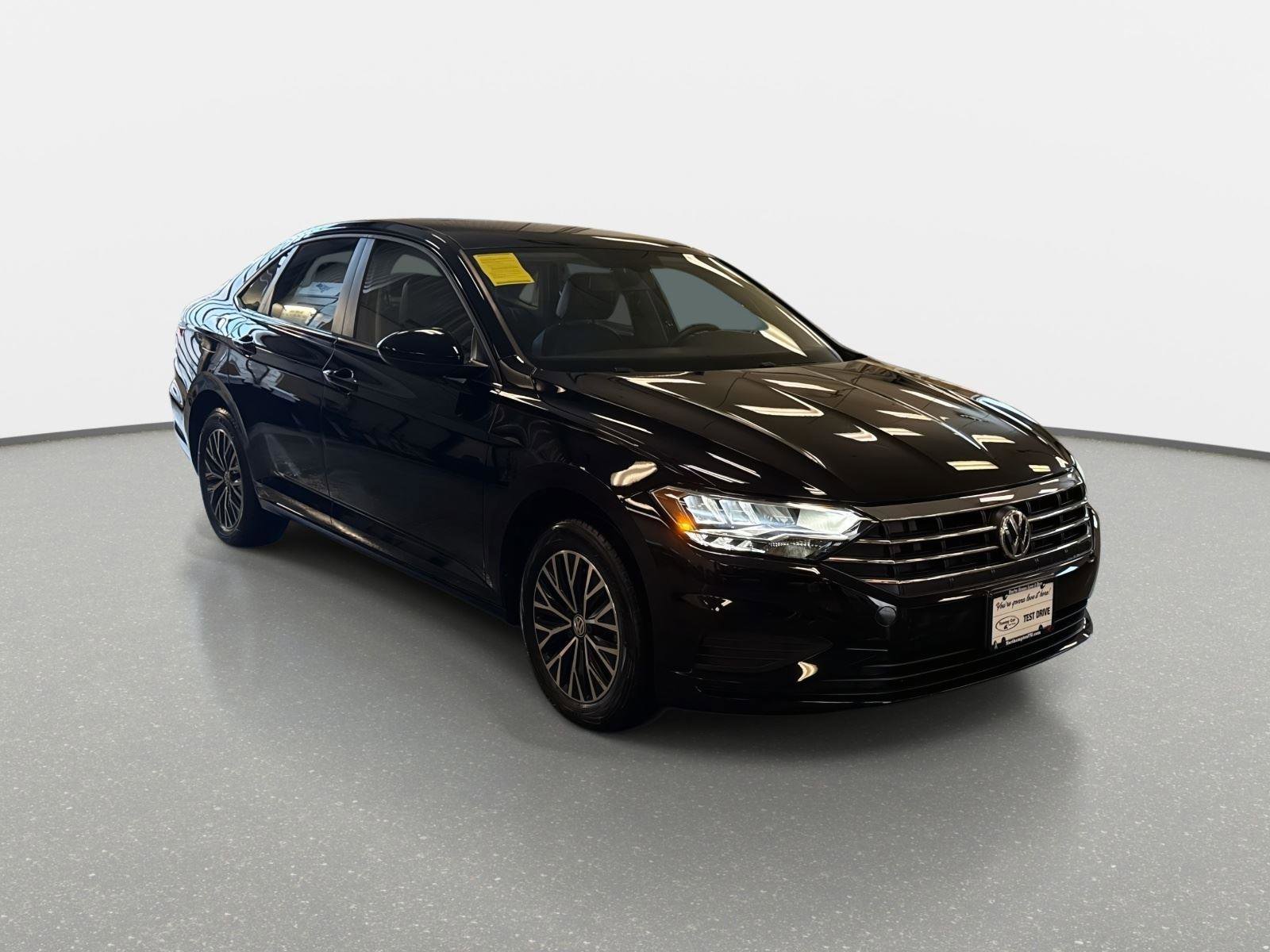 Used 2020 Volkswagen Jetta SE image 3