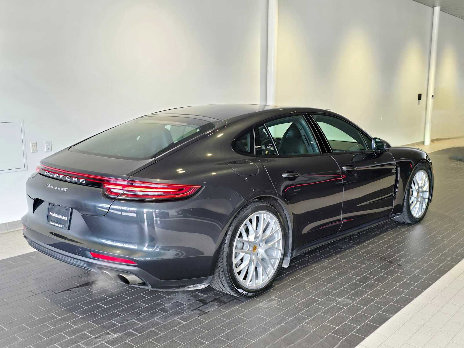 Used 2018 Porsche Panamera 4S AWD/4WD image 7