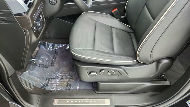Used 2025 Cadillac Escalade Sport w/ Touring Package image 39