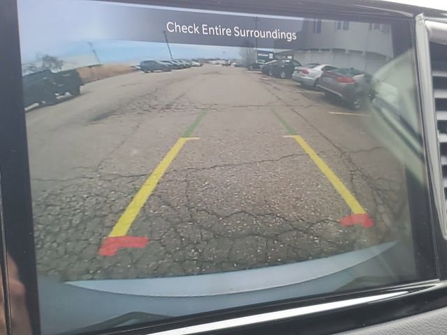 Used 2023 Chrysler Pacifica Touring-L FWD image 14