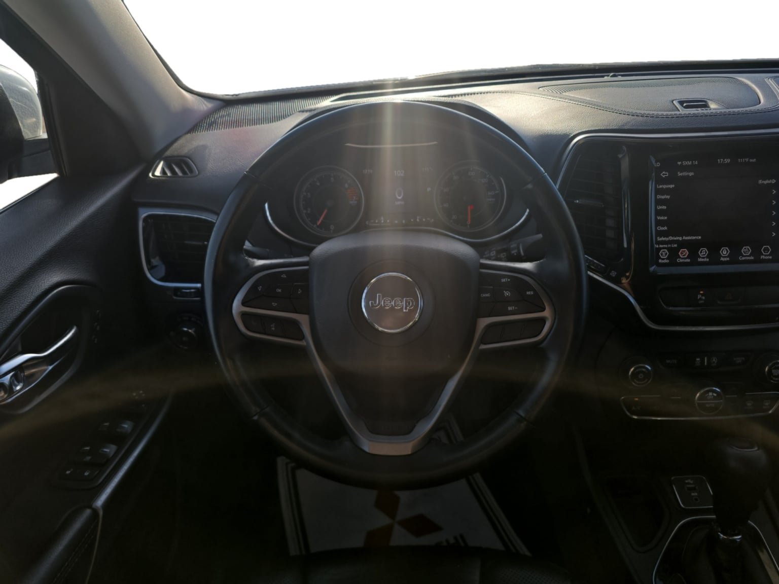 Used 2019 Jeep Cherokee Limited FWD image 13