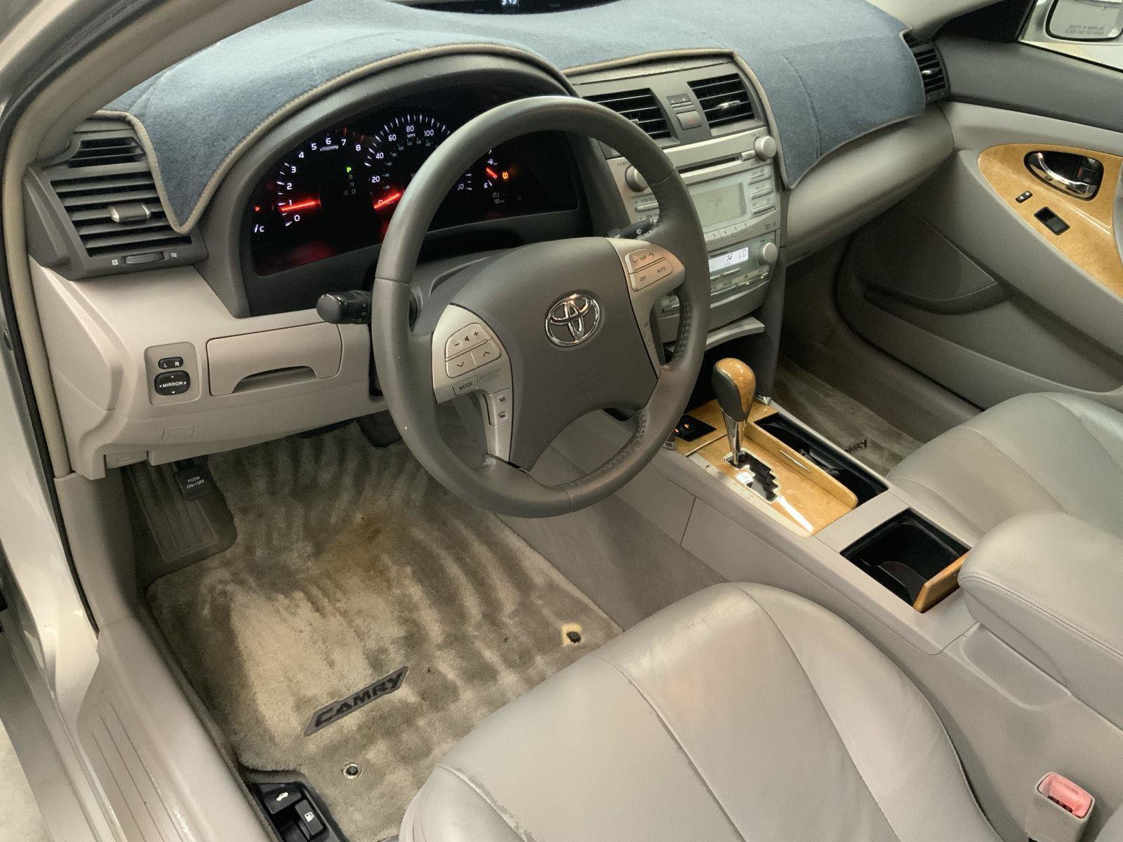 Used 2007 Toyota Camry XLE FWD image 4