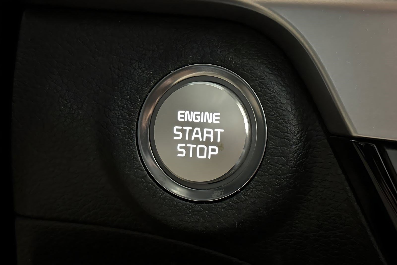 Used 2023 Kia Telluride EX w/ EX Captain's Chair Package FWD image 35