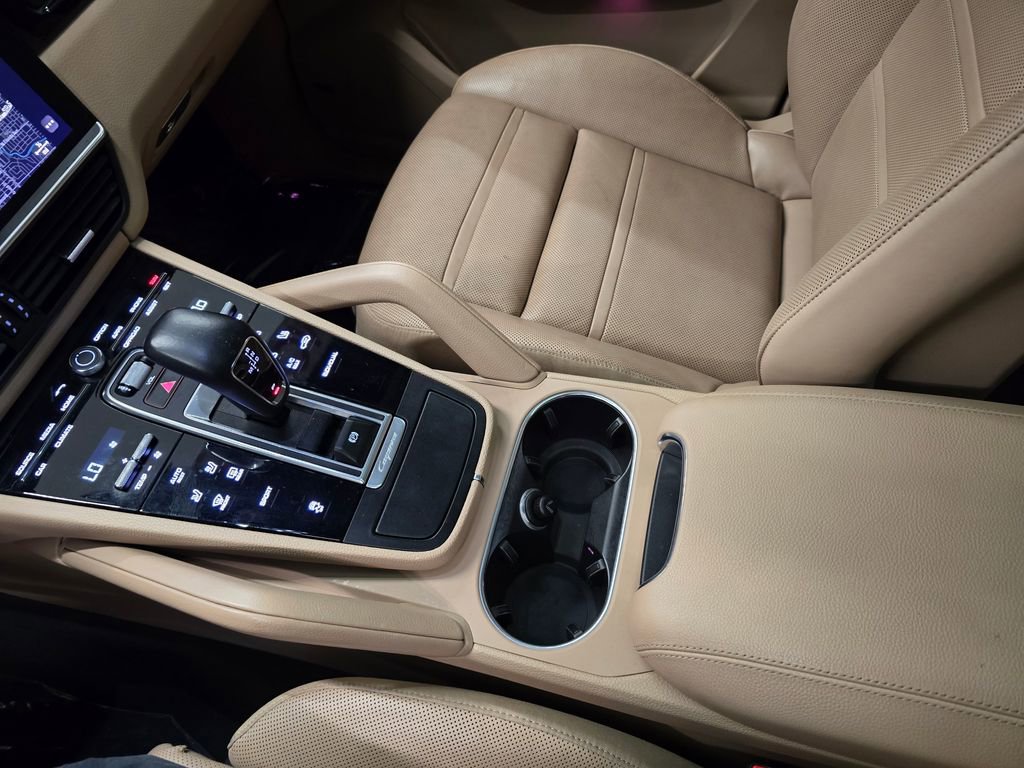 Used 2023 Porsche Cayenne image 25