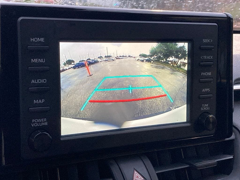Used 2019 Toyota RAV4 LE FWD image 21