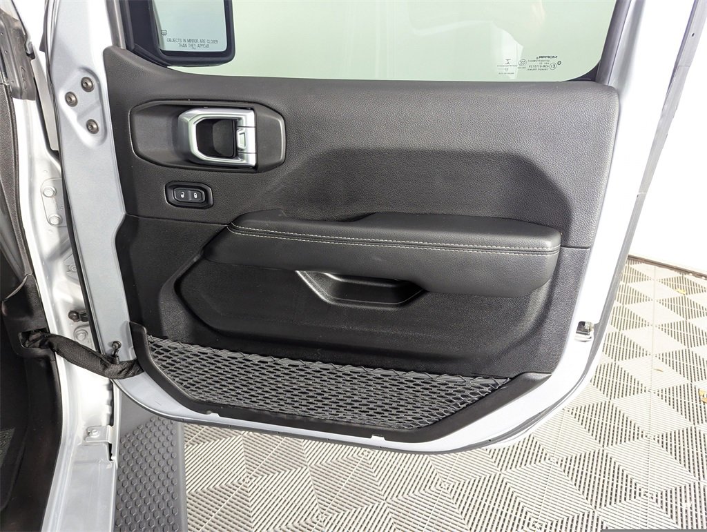 Used 2022 Jeep Wrangler Unlimited Sahara image 33