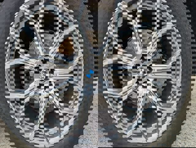 Used 2025 BMW X7 xDrive40i w/ Premium Package image 7