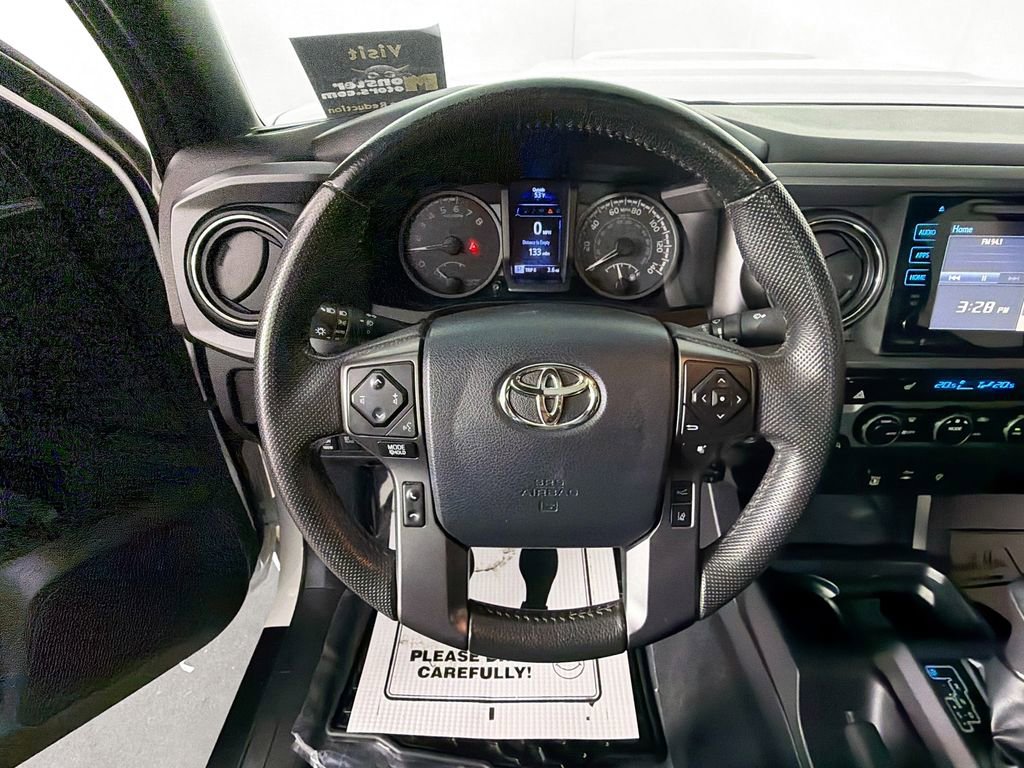 Used 2019 Toyota Tacoma TRD Sport image 11