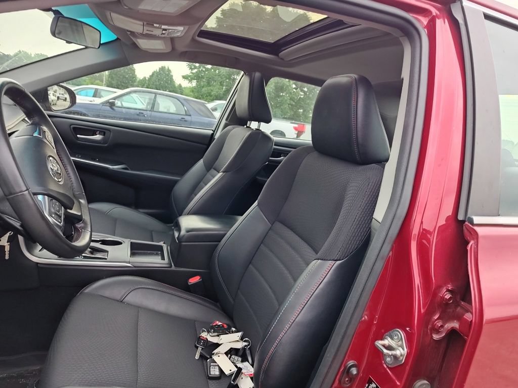 Used 2017 Toyota Camry SE FWD image 8