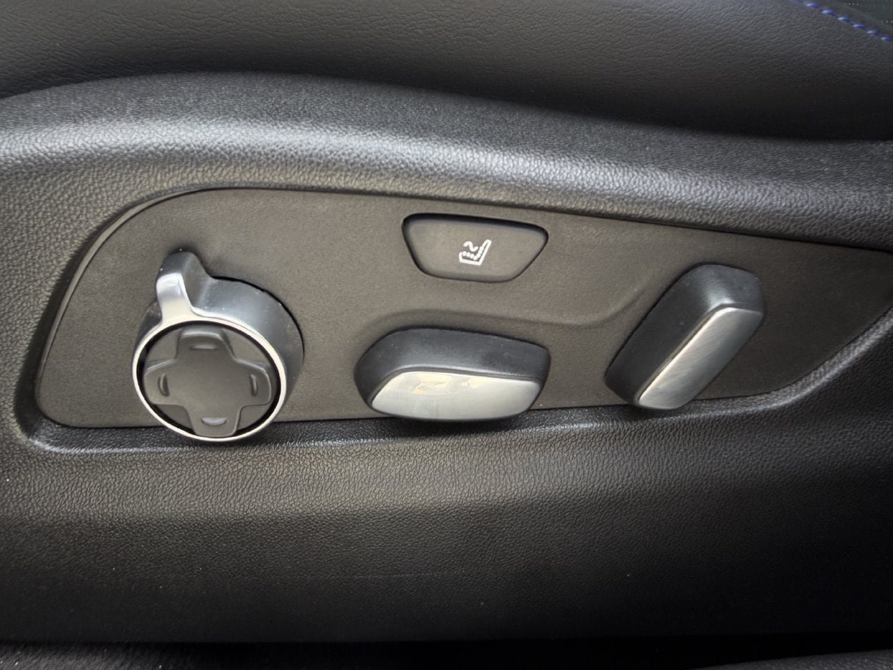 Used 2024 Cadillac XT4 Sport FWD image 24