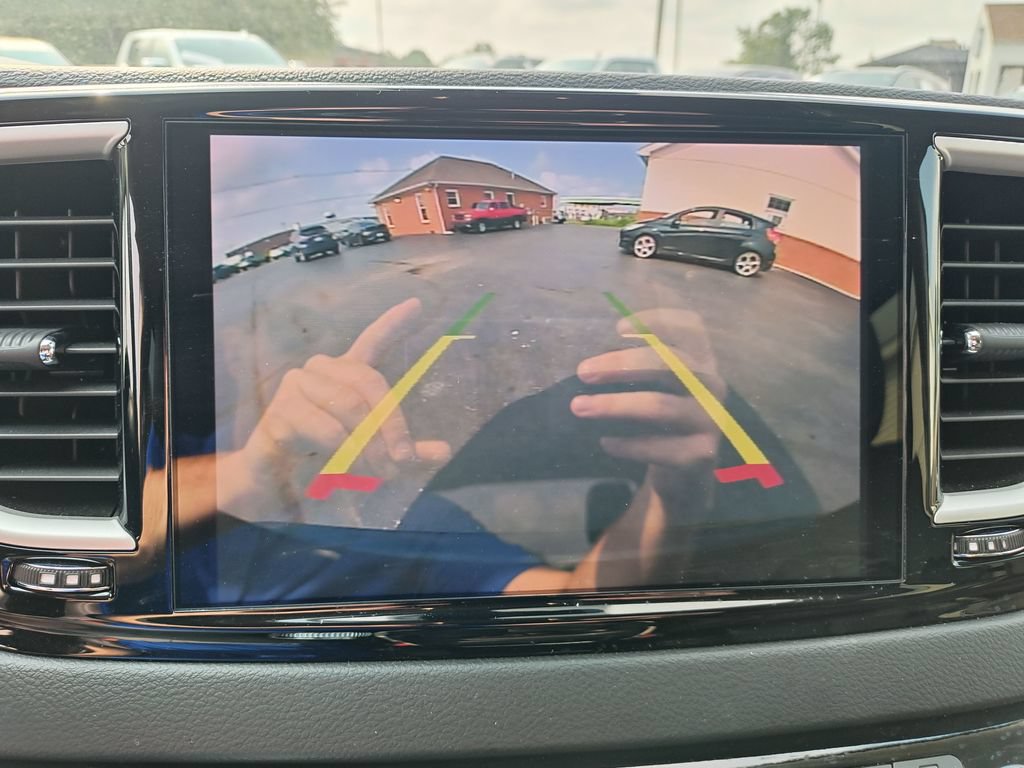 Used 2024 Chrysler Pacifica Touring-L FWD image 23