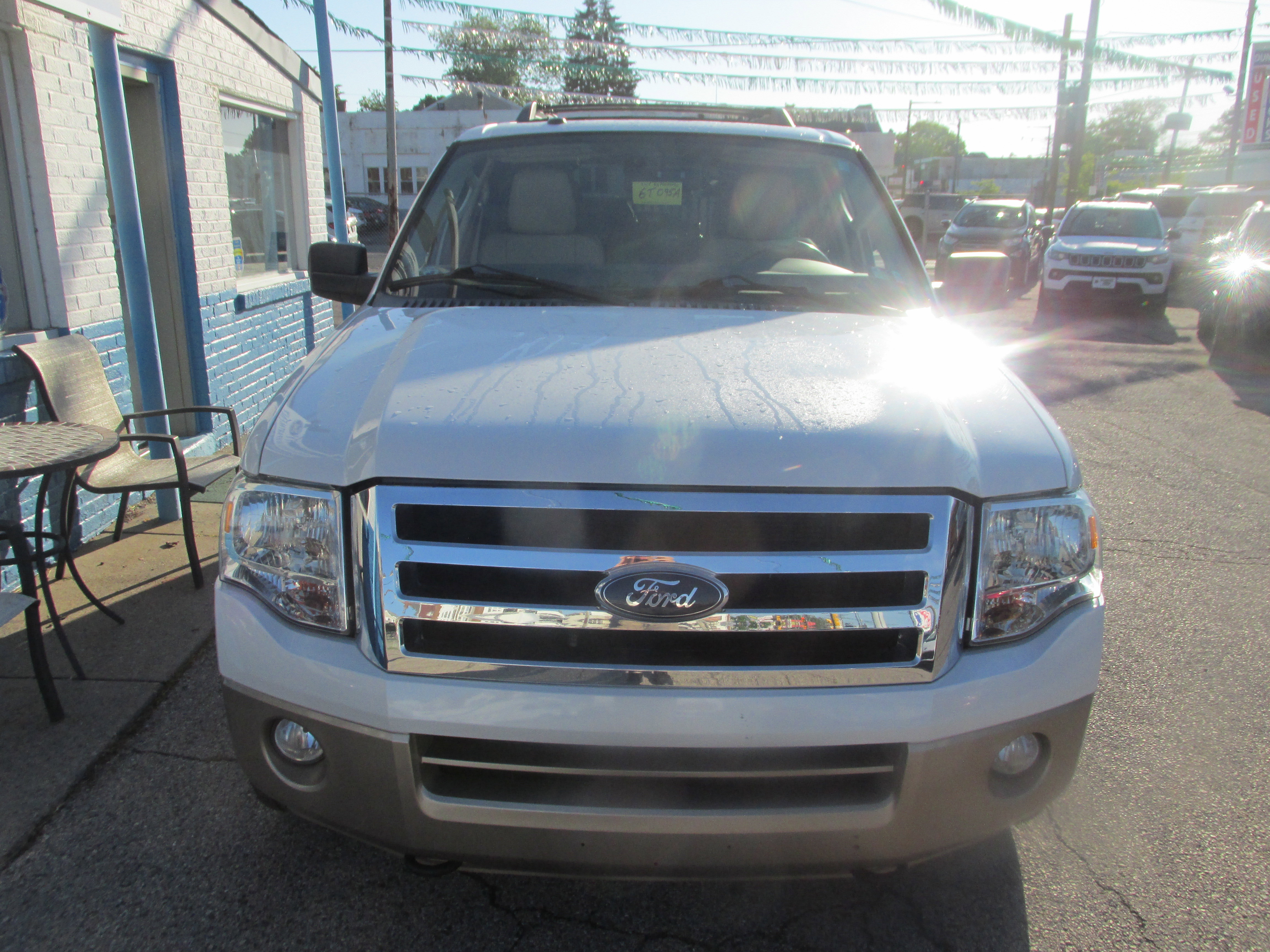 Used 2014 Ford Expedition XLT w/ Equipment Group 202A AWD/4WD image 2