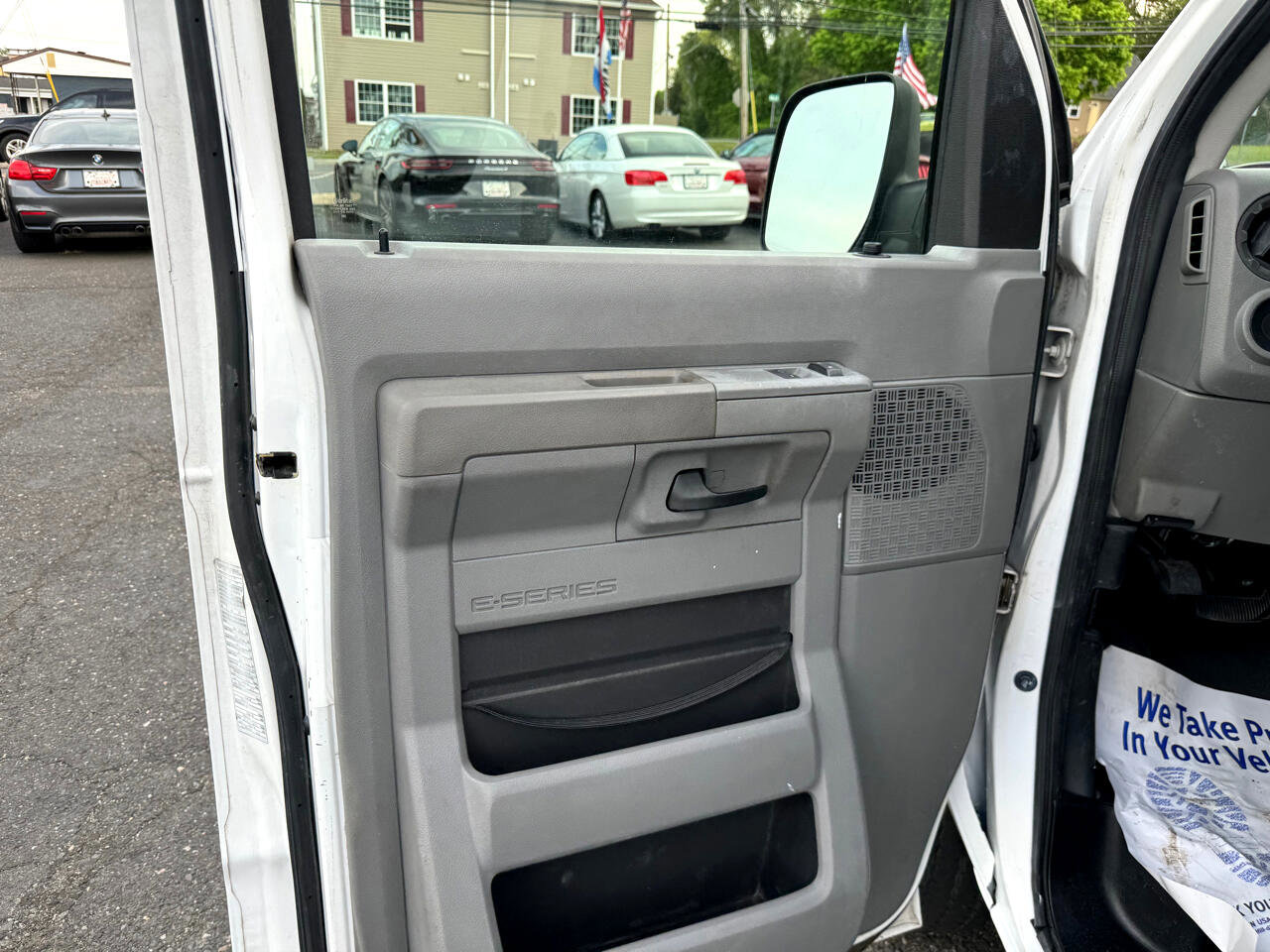 Used 2009 Ford E-250 and Econoline 250 Extended image 9