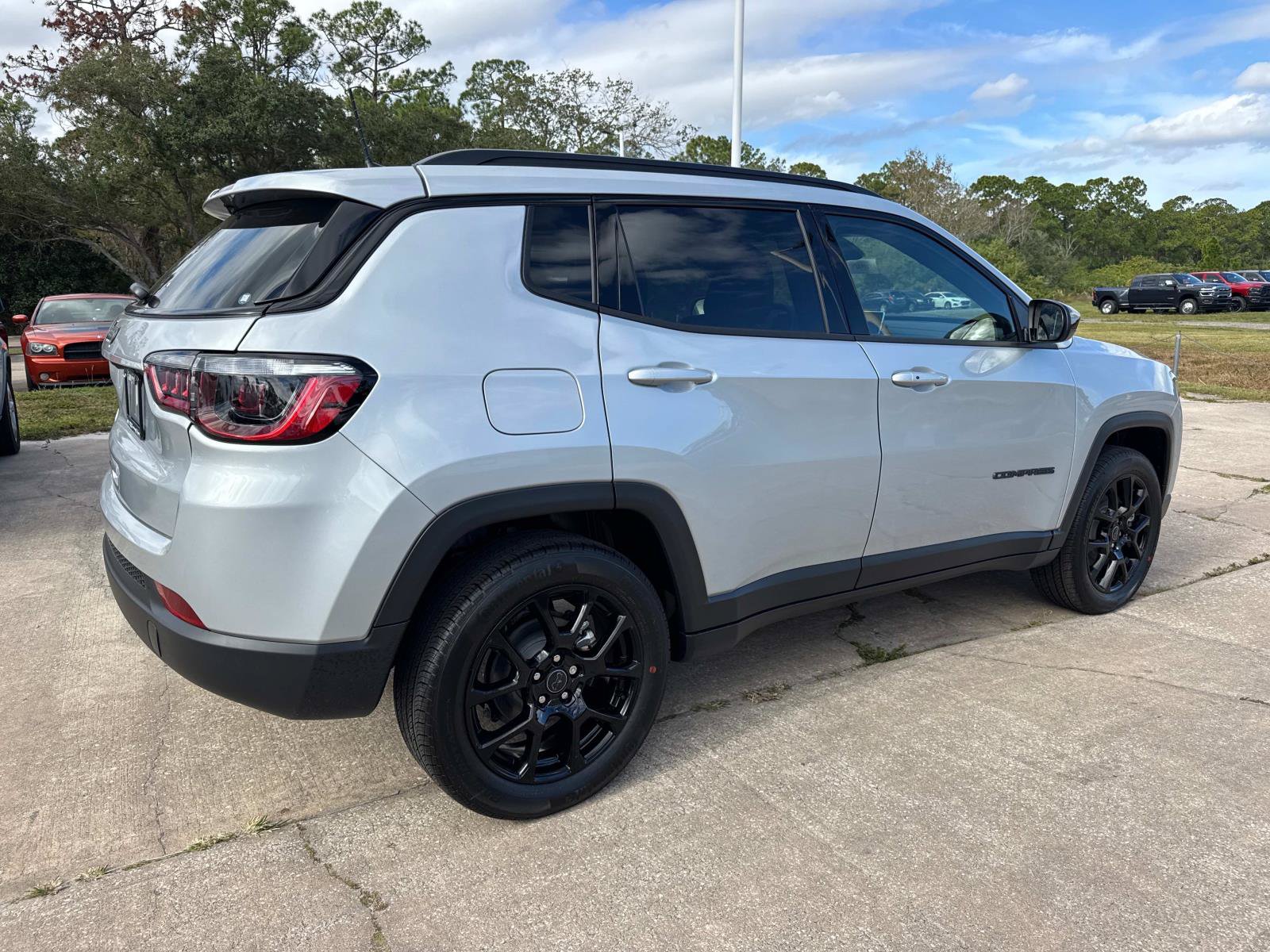 New 2026 Jeep Compass Latitude AWD/4WD image 3